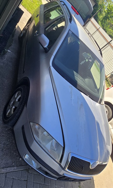 Skoda Octavia II bontott alkatrészei 1.6fsi BLF 2. kép
