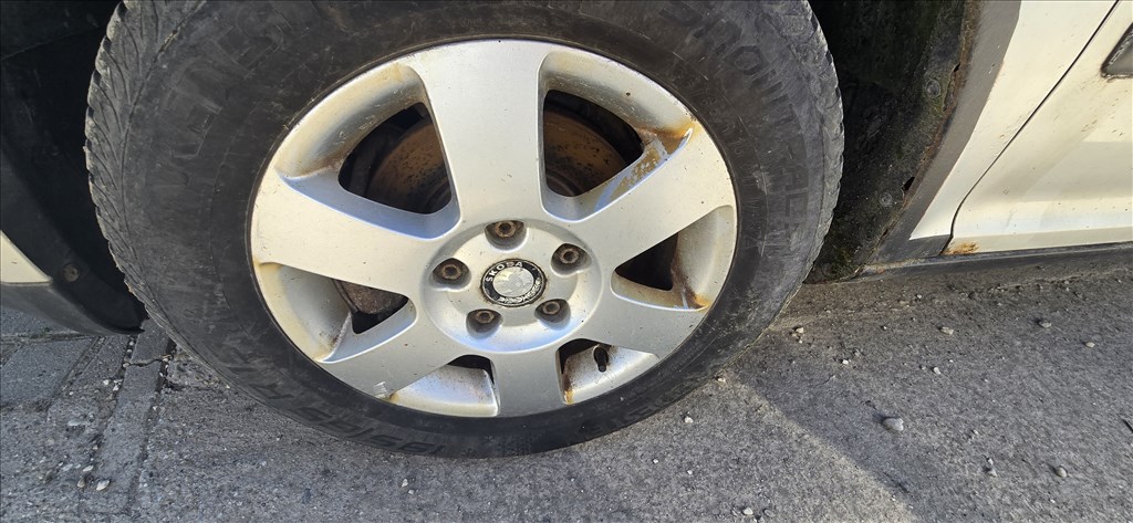 Skoda Octavia II bontott alkatrészei 1.6fsi BLF 6. kép