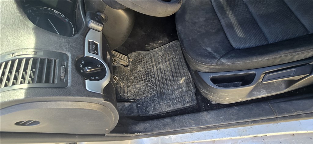 Skoda Octavia II bontott alkatrészei 1.6fsi BLF 9. kép