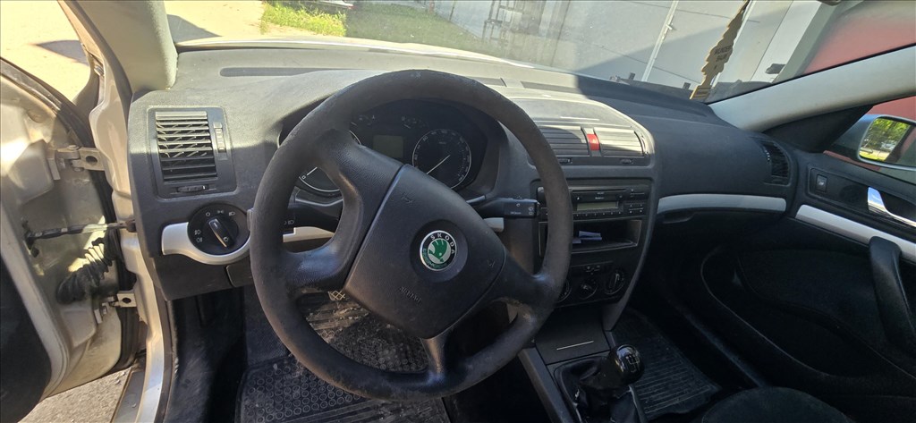 Skoda Octavia II bontott alkatrészei 1.6fsi BLF 11. kép