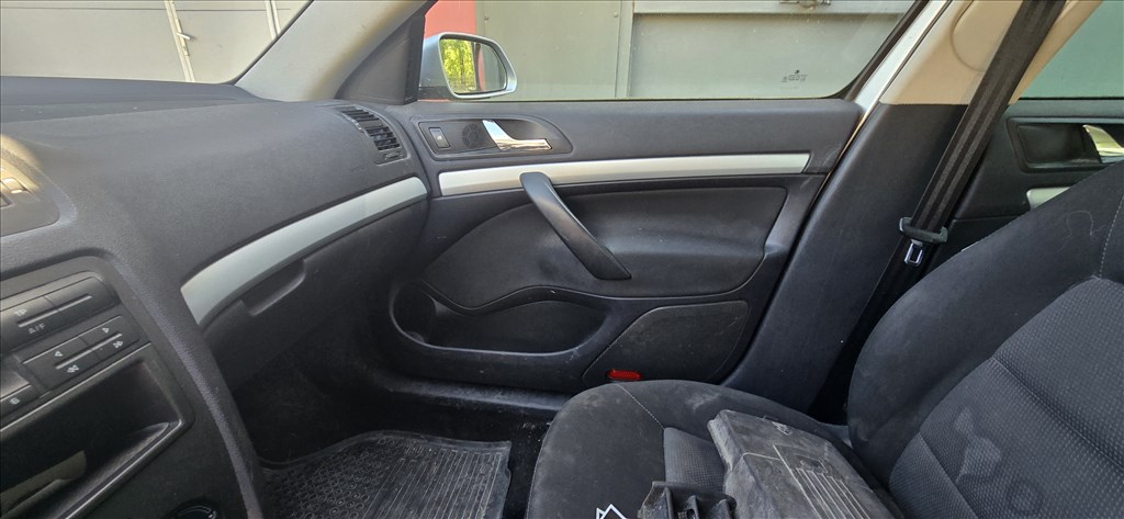 Skoda Octavia II bontott alkatrészei 1.6fsi BLF 12. kép