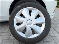 SEAT 16" gyári felni, szerelve 205/55R16 újszerű Goodyear abronccsal, gyári SEAT dísztárcsával 