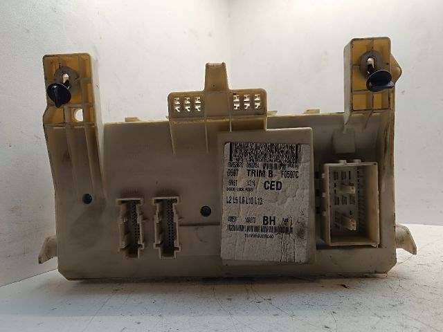 FORD FOCUS II Biztosítéktábla Doboz 2. kép