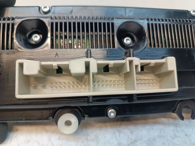 VW PASSAT B6 Fűtéskapcsoló (digit klímás) 5. kép