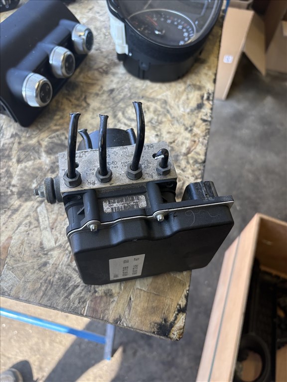 Audi A1 (8X) Abs ABS kocka  6r0907379bb 3. kép