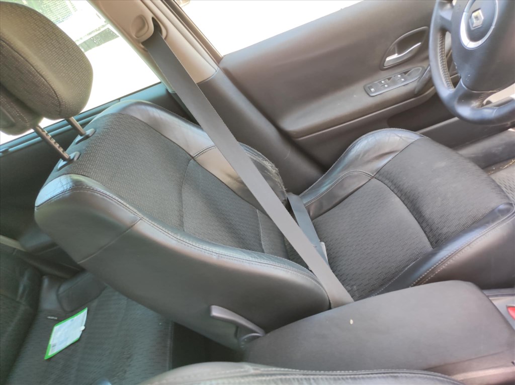 2006 Renault Laguna kombi 2.2 diesel manuális  - BONTÁS! 1. kép