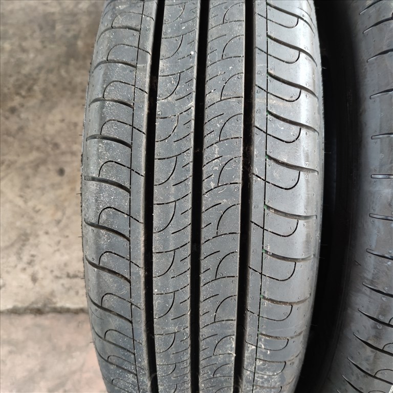 195/65 R16C ÚJ!! Goodyear nyári gumi 140000ft a 4db/90/ 1. kép