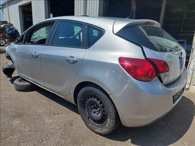 Opel Astra J bal hátsó ajtó 