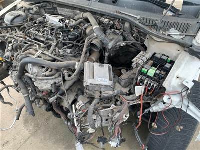 Volkswagen Passat B8 Variant 1.6 TDI BMT fűzött blokk hengerfejjel 