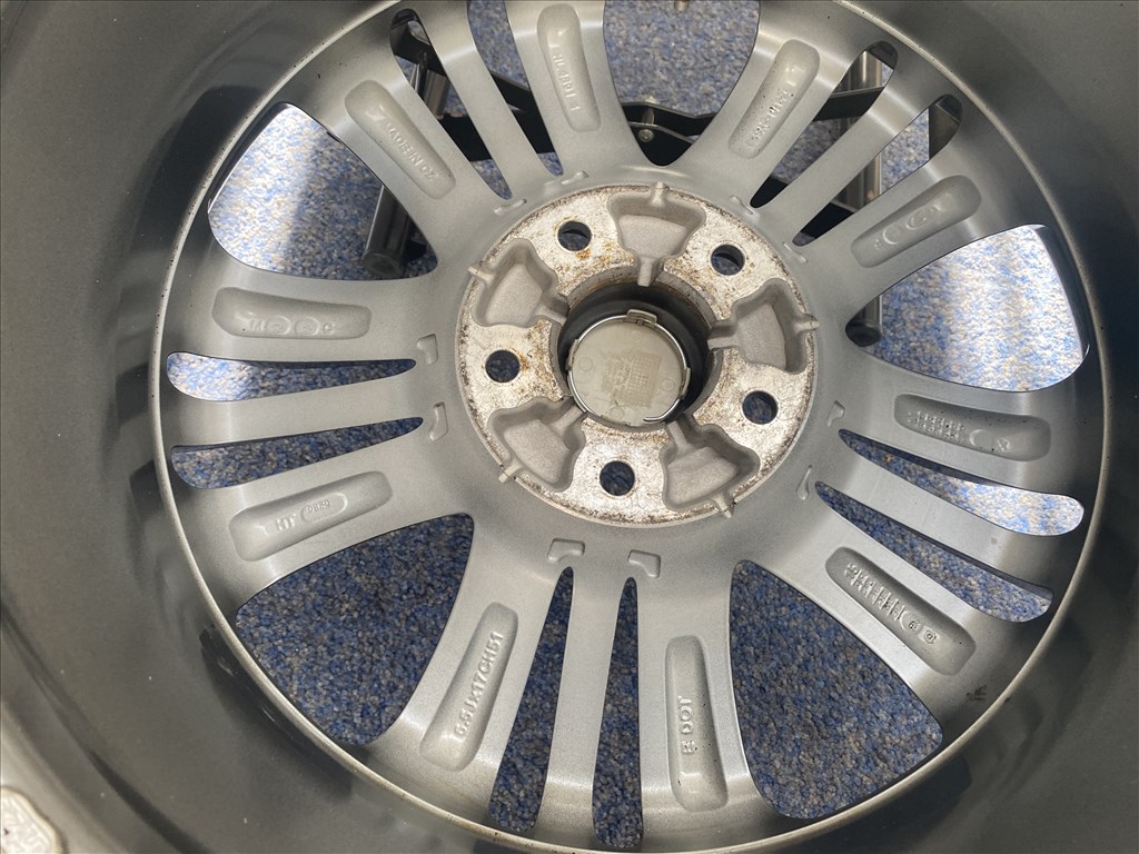 (3665) Hyundai 17 gyári alufelni felni, 5x112, TPMS szenzor 2. kép