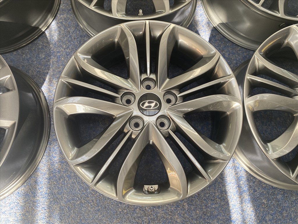 (3665) Hyundai 17 gyári alufelni felni, 5x112, TPMS szenzor 4. kép