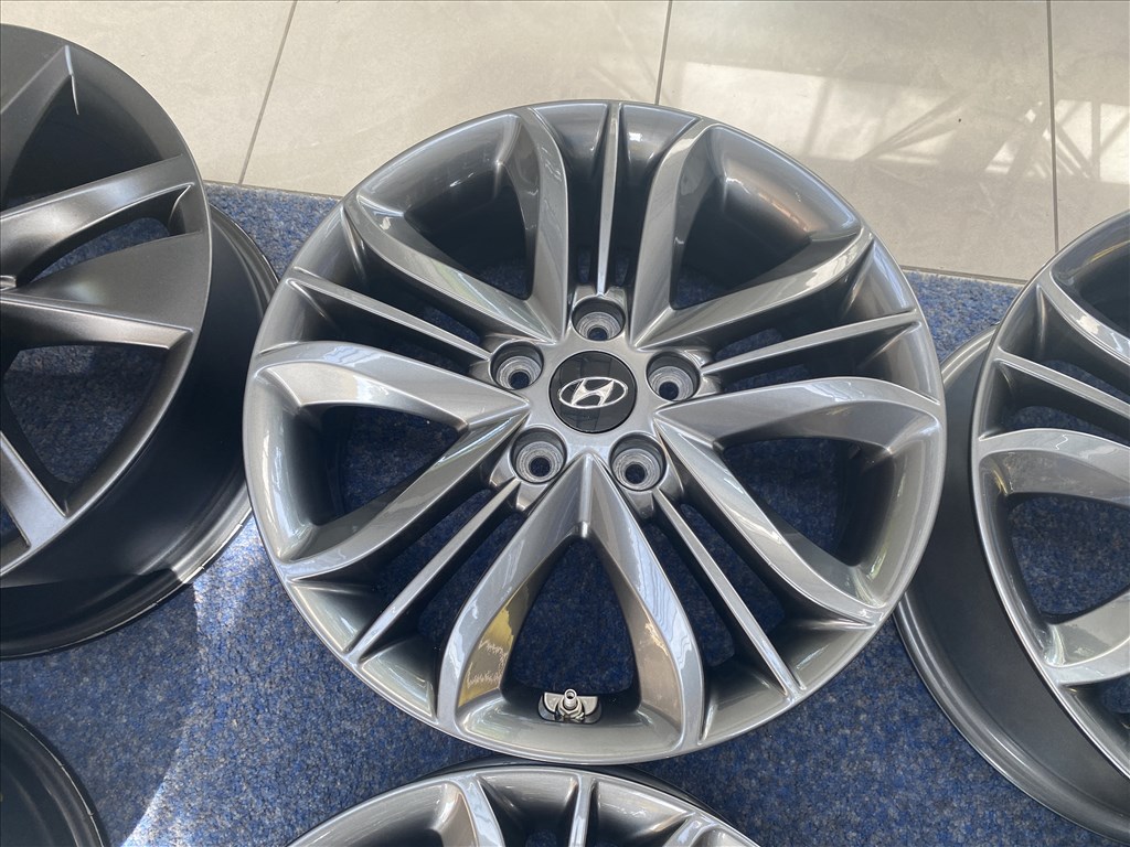 (3665) Hyundai 17 gyári alufelni felni, 5x112, TPMS szenzor 7. kép