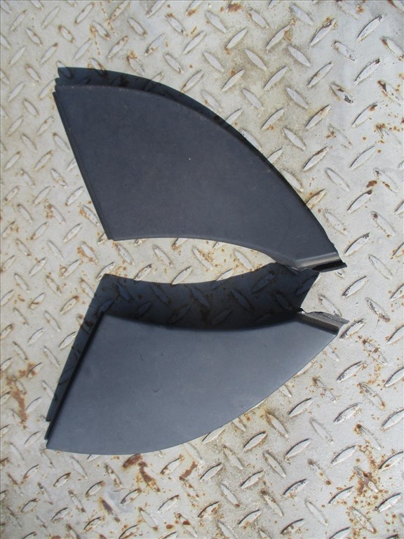 Fiat Ducato III, Citroën Jumper III Peugeot Boxer III bajuszléc lámpa feletti burkolat 1306531070 1. kép