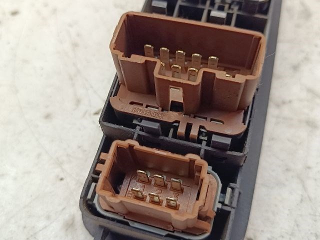 RENAULT SCÉNIC II Bal első Ablakemelő Kapcsoló 5. kép