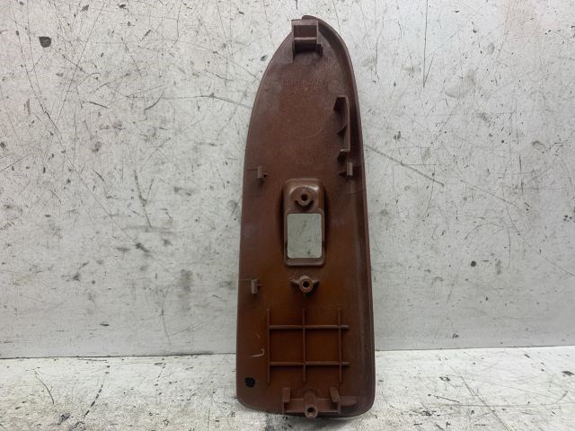 MAZDA PREMACY Jobb első Ablakemelő Kapcsoló Keret 2. kép