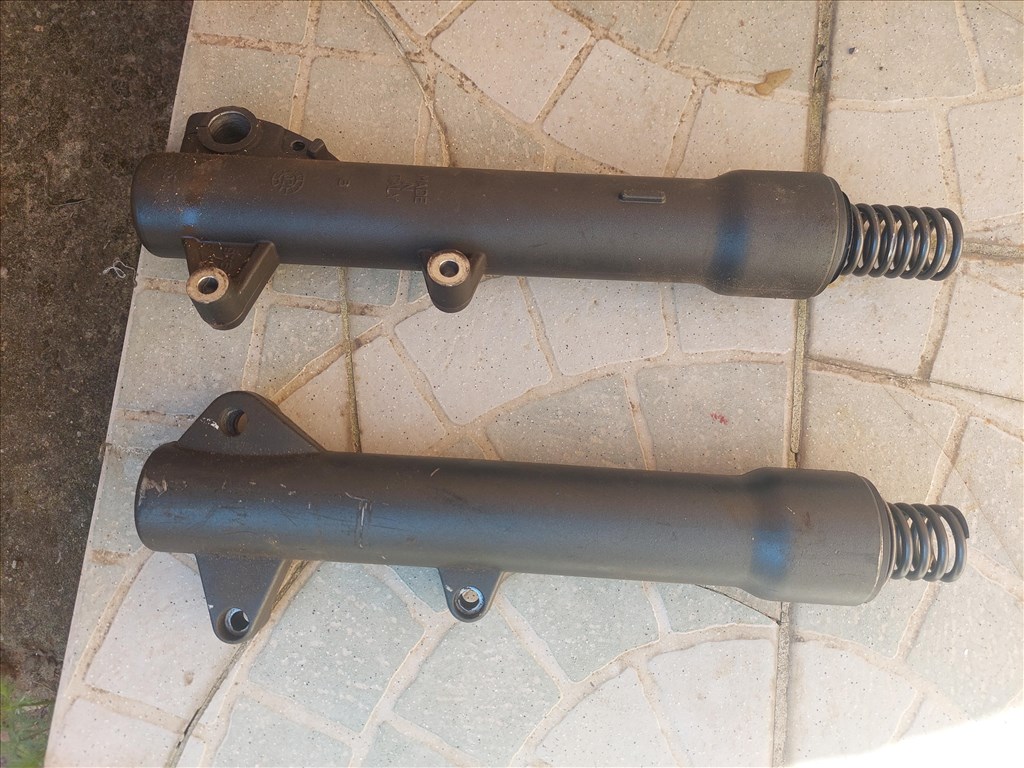 Aprillia Atlantik 500 teleszkópház rugóval 1. kép