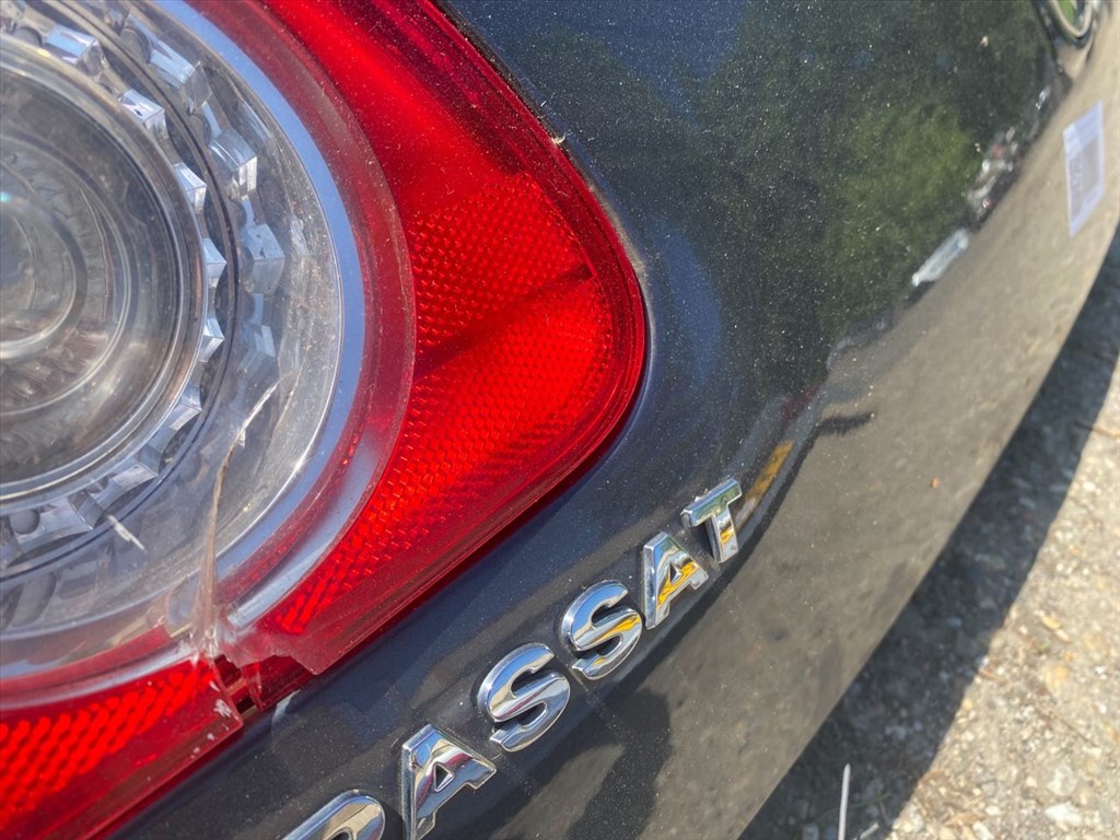 Volkswagen Passat B6 Szedán csomagtérajtó  8. kép