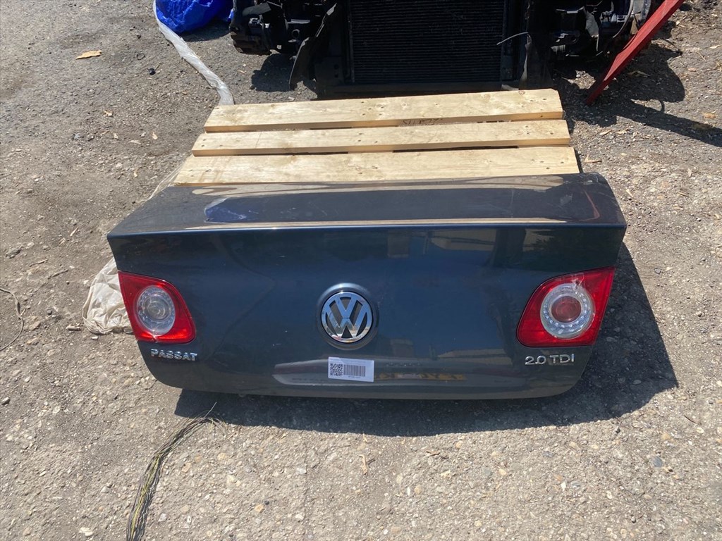 Volkswagen Passat B6 Szedán csomagtérajtó  1. kép