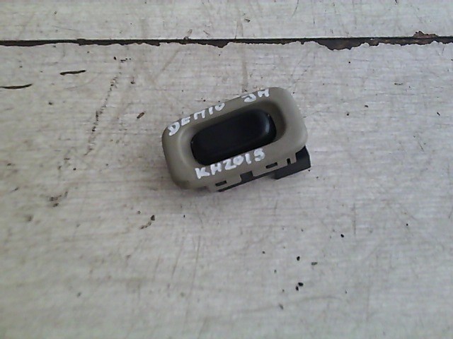 MAZDA DEMIO 98.08-00.05 Jobb hátsó ablakemelő kapcsoló 1. kép