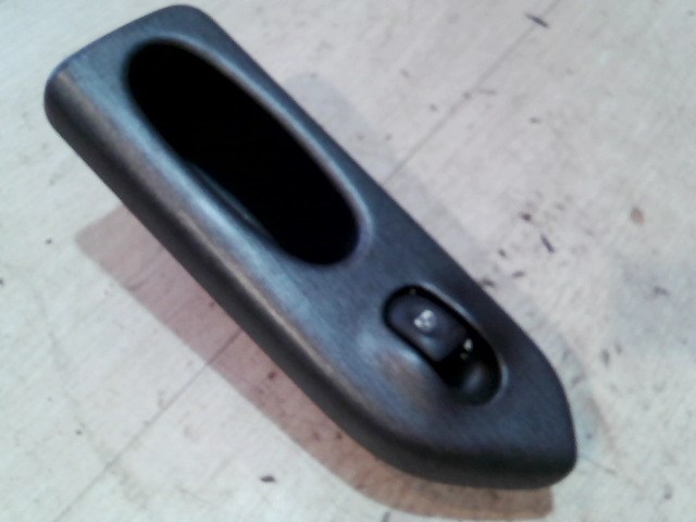 RENAULT LAGUNA 98- Bal hátsó ablakemelő kapcsoló 1. kép