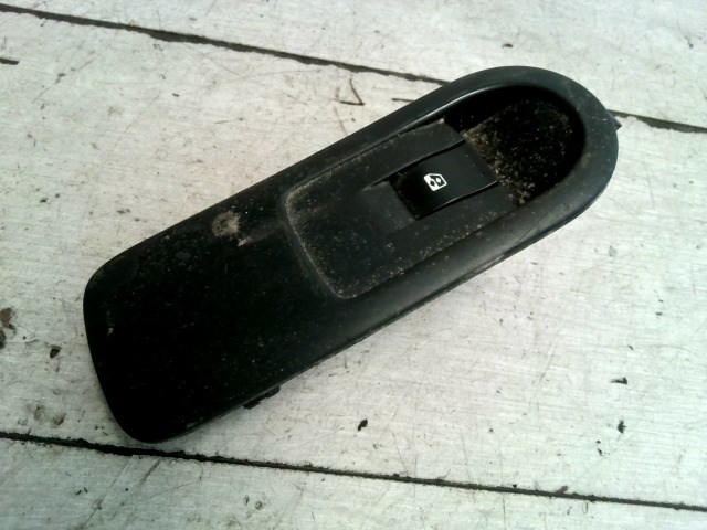 RENAULT SCENIC 03-06 Jobb első ablakemelő kapcsoló 1. kép