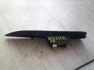 SUZUKI SWIFT 96-05 Jobb első ablakemelő kapcsoló