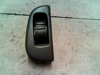 SUZUKI SWIFT 96-05 Jobb hátsó ablakemelő kapcsoló