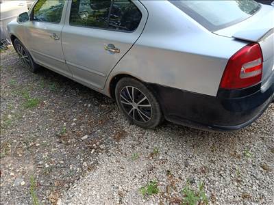 Skoda Octavia II bontott alkatrészei