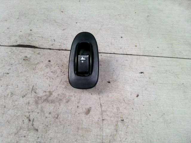 KIA SHUMA Jobb első ablakemelő kapcsoló 1. kép