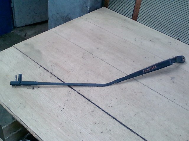 MAZDA 3 03.10-06.06 Ablaktörlő kar jobb első 1. kép