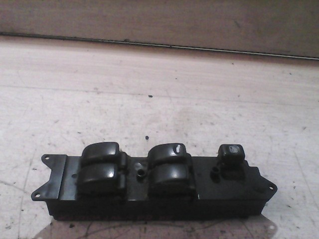 MITSUBISHI LANCER 96-98 Bal első ablakemelő kapcsoló 1. kép