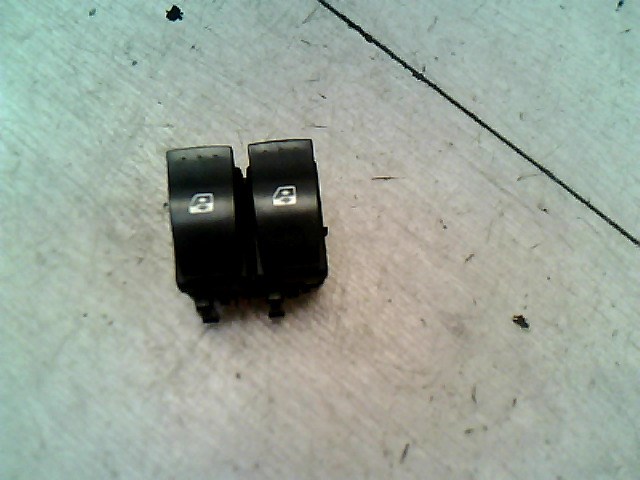 RENAULT ESPACE 02.11.01-06.02.28 Bal hátsó ablakemelő kapcsoló 1. kép