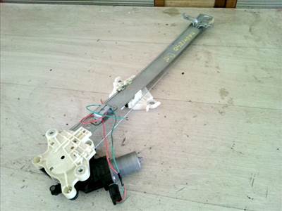 SUZUKI Celerio 2014.03.01- Bal első ablakemelő szerkezet elektromos