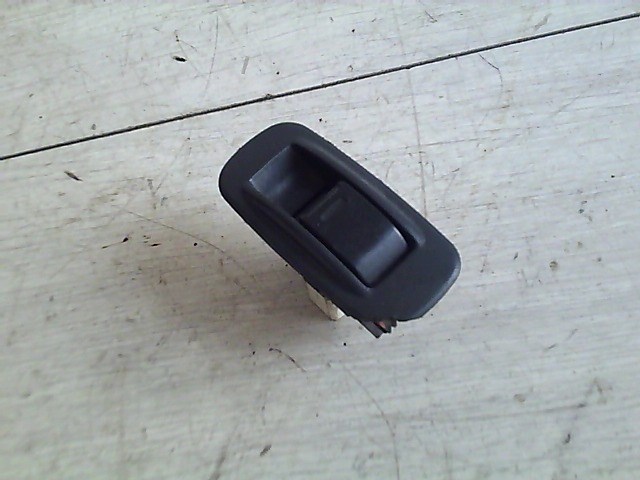 SUZUKI SWIFT 96-05 Jobb hátsó ablakemelő kapcsoló 1. kép