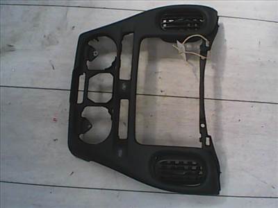 TOYOTA YARIS VERSO 00-05 RÁDIÓ+FŰTÉSVEZÉRLŐ MŰANYAG KERET LÉGBEFÚVÓKKAL 