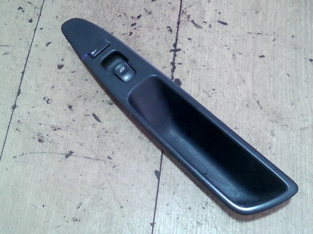 VOLVO V40 Bal első ablakemelő kapcsoló 1. kép