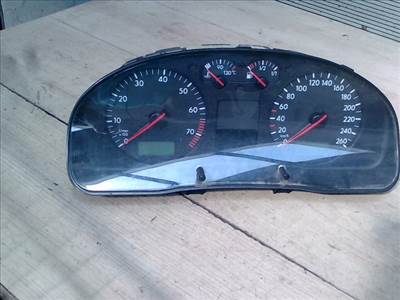 VOLKSWAGEN PASSAT 96.10-00.10 B5 Kilóméteróra