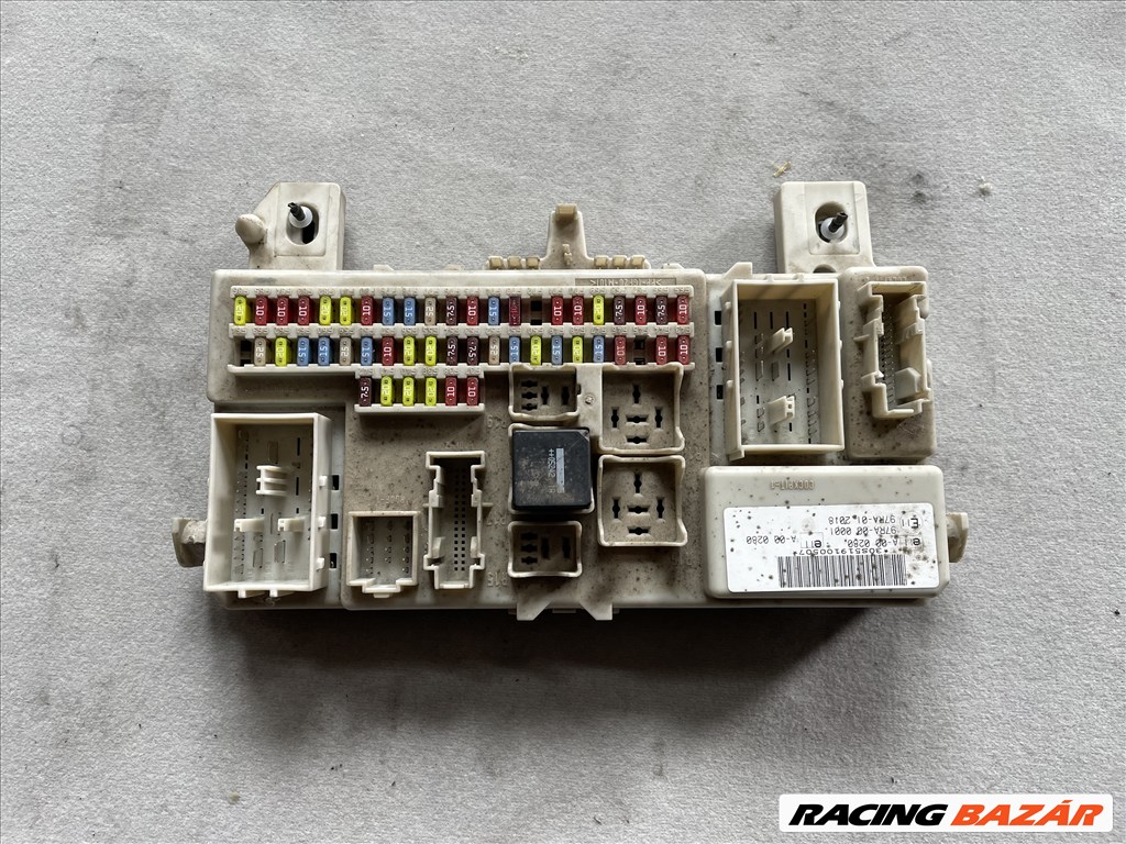 Ford Focus Mk2-2.5 C-Max Biztosítéktábla utastér BCM BSI BSM SAM GEM  4m5t14a073df 1. kép
