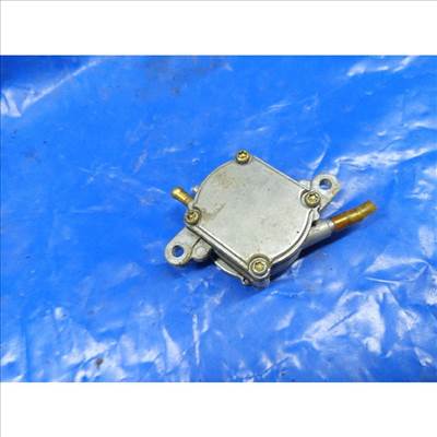 RMS BENZINPUMPA HONDA DIO AF18/25 / AF27/28 / AF34/35 / LEAD HF05/AF20 / TACT AF30/31 / JOKER SRX 50-90 / KYMCO AGILITY PLUS 50 4T 14- / B&amp;W 50-125 1997-2006 Vonalkód: 16700-LBC9-900 / 00116262 Cikkszám: 121660130