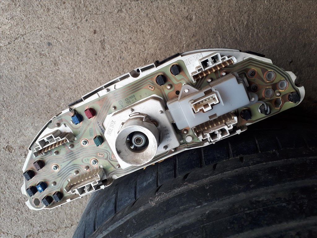 Fiat Punto I 1996 , benzines 5 csatlakozós műszerfal óra  2. kép