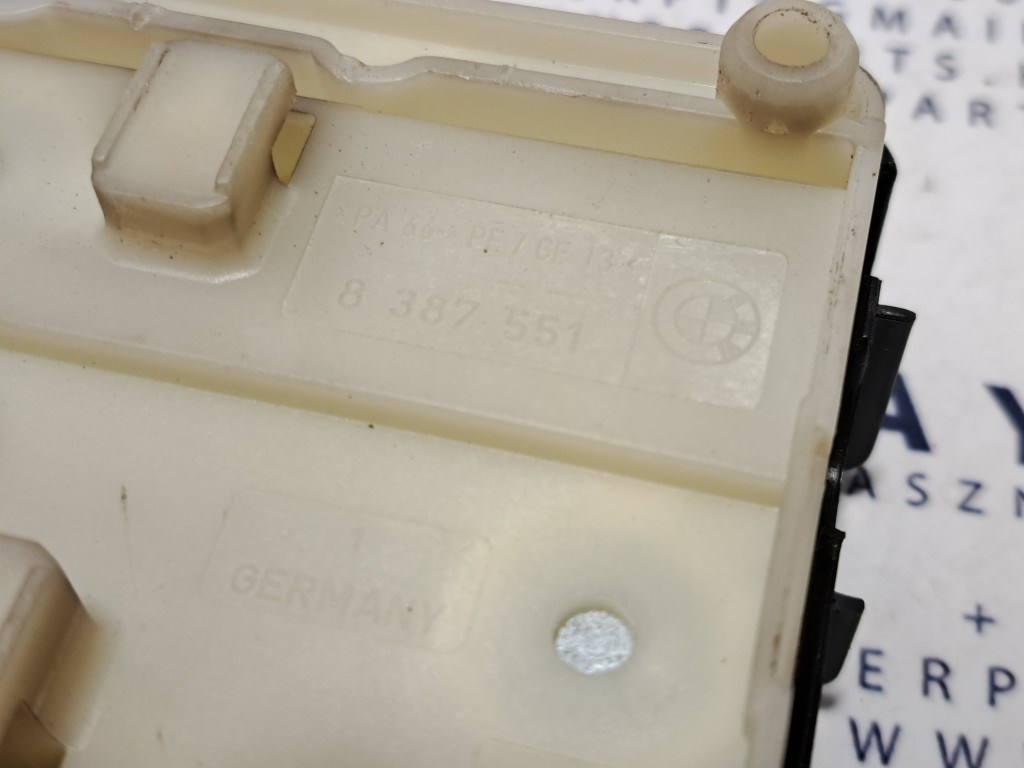 BMW E46 kis biztosítéktábla pozitív kábel biztosíték doboz 3. kép