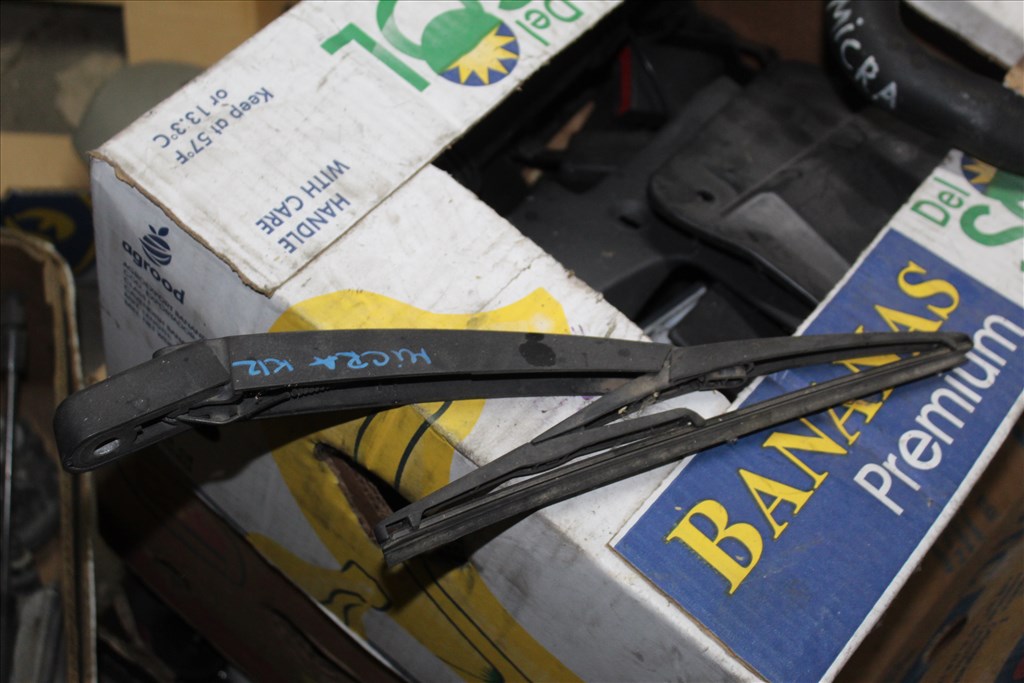 Nissan Micra V hátsó ablaktörlő kar  2. kép