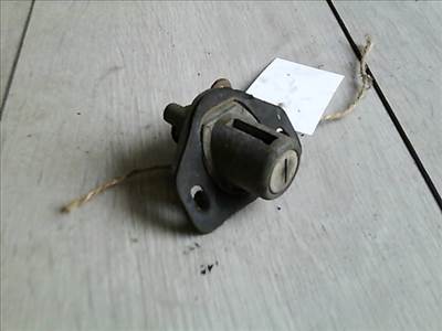 DAEWOO NUBIRA 99-03 Csomagtérajtó dugózár