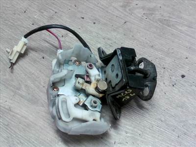 MAZDA 6 02-05 Csomagtérajtó zárszerkezet