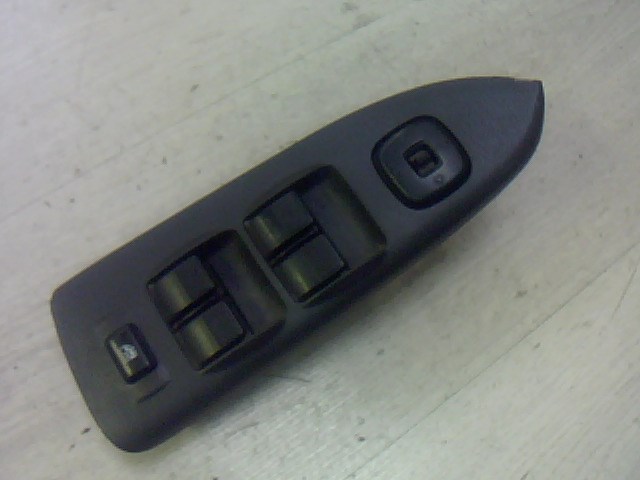 MAZDA 626 97.08-00.07 Bal első ablakemelő kapcsoló 1. kép