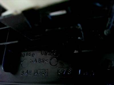 NISSAN ALMERA 98-00 Jobb első ablakemelő kapcsoló