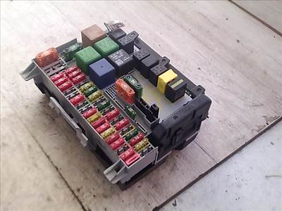 OPEL VECTRA B 96-99 Biztosítéktábla BCM BSI BSM SAM GEM modul Utastér