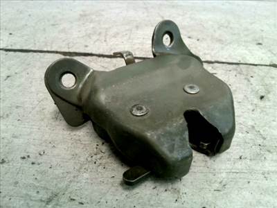 SUZUKI SWIFT 89-96 Csomagtérajtó zárszerkezet