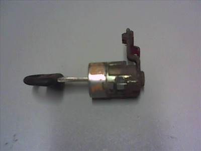 SUZUKI SWIFT 89-96 Jobb első ajtó dugózár