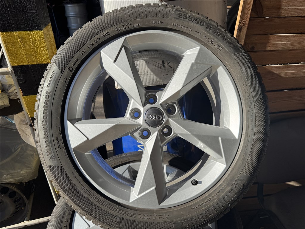 Audi Q3 S-Line gyári 7X19-es 5X112-es ET43 könnyűfém felni garnitura eladó 4. kép